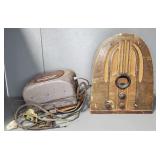 MOTOROLA 65 CAR RADIO & PHILCO TABLETOP RADIO