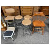 KITCHEN STOOLS & CHAIRS