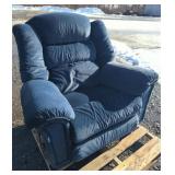 LA-Z-BOY BLUE SUEDE RECLINING CHAIR