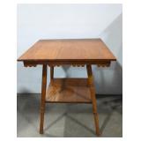 OAK SIDE TABLE