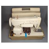 SINGER SEWING MACHINE
