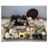 KITCHEN DECOR AND SERVING PIECES