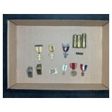 GROUP OF MILITARY / BOY SCOUT THEMED PINS, BADGES