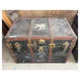 FLAT TOP TRUNK, 32"X20"X22"