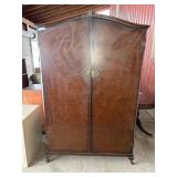 BUTILUX LARGE ORIENTAL STYLE WARDROBE (NO KEY)