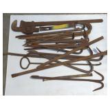 ASSORTMENT OF PRY BARS