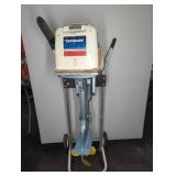 EVINRUDE 7-5 OUTBOARD BOAT MOTOR ON STAND