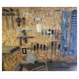 VARIOUS HAND TOOLS, HAMMERS, DRIVERS, SOCKETS,