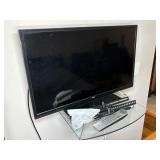 RCA 33" TELEVISION, W/ WALL MOUNT HARDWARE