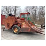International Harvester 203 Combine