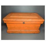 VINTAGE TOOL BOX