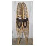 CANADIAN SNOWSHOES PAIR, 10"X56"