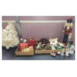 CHRISTMAS HOLIDAY DECOR