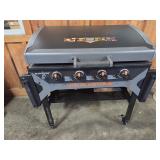 Blackstone 36" griddle w/ shelves - new