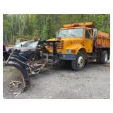 2002 International 4900 4x2 Dump Truck w/ Plow