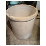 8 Gallon Crock - Chip by the Handle