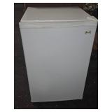 Avanti Compact Refrigerator With Freezer Comp