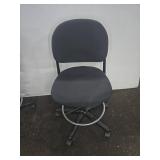 Black Adjustable Office Chair 18"×24"×32"
