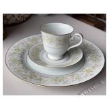 Nitto Botanica P4655 Porcelain Dinnerware Set