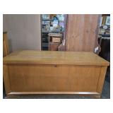 Lane Suprdeep Cedar-Lined Storage Chest
