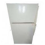 Amana TG18V1L Top Freezer Refrigerator White