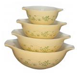 Pyrex Shenandoah Mixing Bowl Set of 4 Yellow