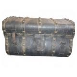 Decorated Dome Top Trunk With Interior Tray