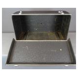Automobile Trunk