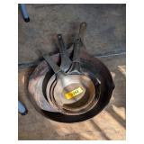 VINTAGE METAL COOKING PANS