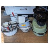 LARGE ENAMELWARE COOKING COLLECTION