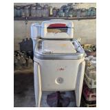 ANTIQUE MAYTAG WASHING MACHINE