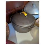 CAST IRON DUTCH OVEN & ALUMINUM POT