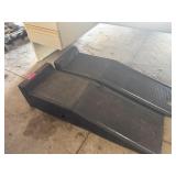 2 PLASTIC CAR RAMPS