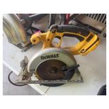 DEWALT 18V 6.5IN CIRLCE SAW - NO BATTERY