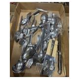 STAINLESS UTENSIL COLLECTION