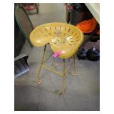 ANTIQUE TRACTOR SEAT STOOL
