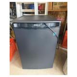 DANBY MINIFRIDGE - LIKE NEW