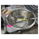 STAINLESS BOWL WITH 22IN MEAT SAW AND BLADE