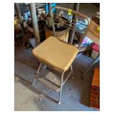 VINTAGE STOOL