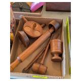 KITCHEN WOODEN DISPLAY PIECES