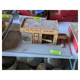 KEYSTONE GARAGE WITH MODEL CAR INSIDE