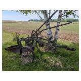 JOHN DEERE 2 BOTTOM PLOW