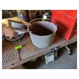 CAST IRON CAULDRON