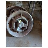 4 VINTAGE MATCHING HUBCAPS
