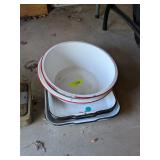 ENAMELWARE PANS, BOWLS