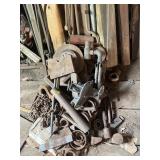 SMALL PILE OF METAL