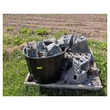 PALLET OF ALUMINUM TRANSMISSION BELLHOUSINGS