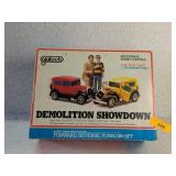 REMOTE CONTROL DEMOLITION SHOWDOWN CARS