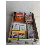 ASSORTED TOPPS & FLEER BASEBALL CARDS