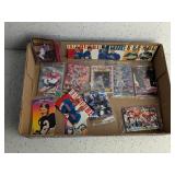 ASST COLLECTIBLE FOOTBALL & BASEBALL CARDS IN PACS